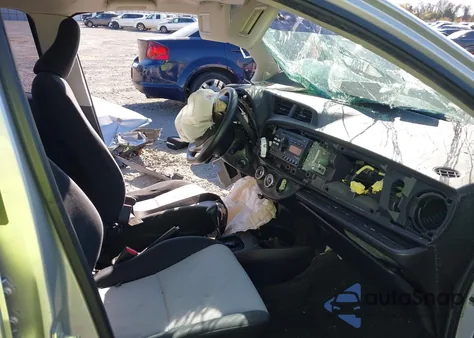 2013 Toyota Yaris Le from USA, damaged, VIN JTDKTUD33DD570293